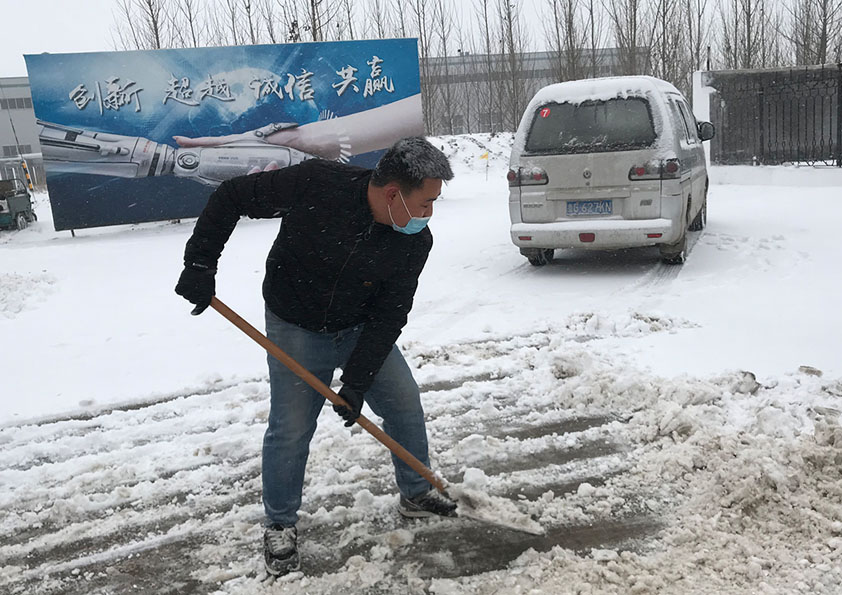 博陽機械：冬日掃雪、天寒暖人心